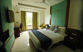 The Pinnacle Inn Sarnath - Close To Sarnath Temple
